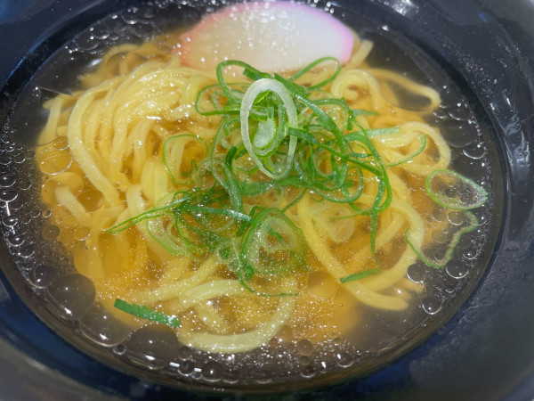 「限定：ランチ醤油ラーメン：９９円」@魚べい 八山田店の写真