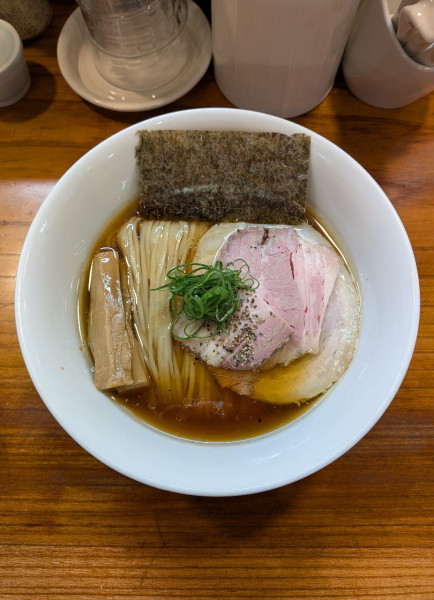 「醤油そば+SNS限定グリーンカレー」@アメノオトの写真