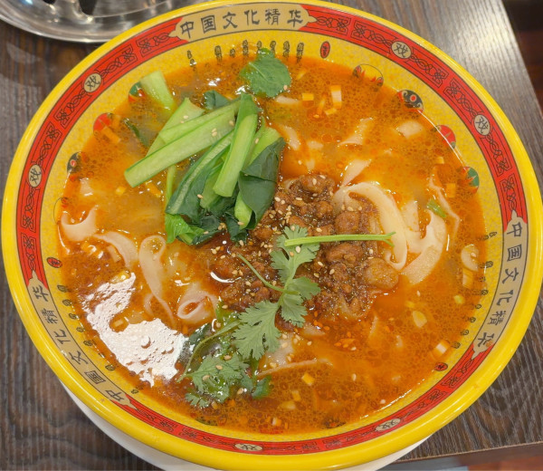 「タンタン刀削麺 大盛」@餃子酒場 船橋店の写真