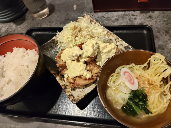 「お昼 チキン南蛮定食(1,200)＋ミニラーメン(+400)」@鶏味座 川崎アゼリア店の写真