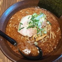 魚らーめん(中盛・3辛)