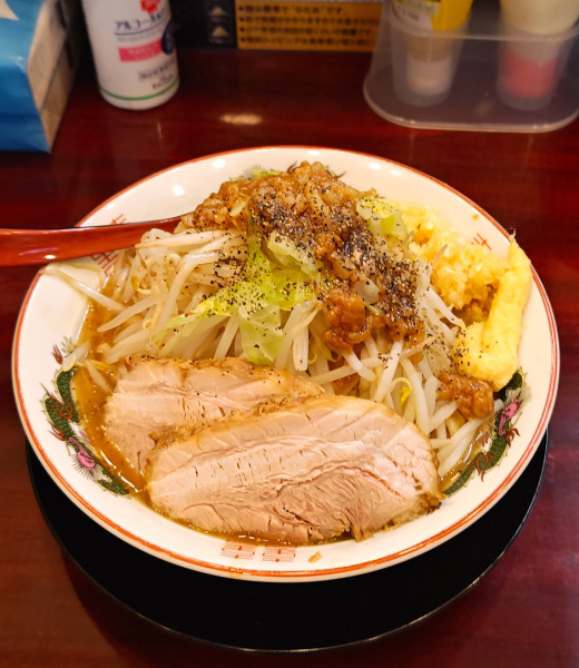 「小ラーメン（ヤサイマシアブラマシ）￥980」@ぶっ豚 町田店の写真