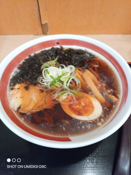 「黒醤油ラーメン」@えきめんや 弘明寺店の写真