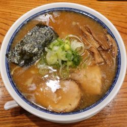 中華そば（950円）