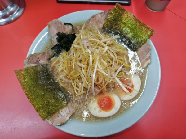 「ネギチャーシューメン+味玉」@ラーメンショップ 丸ヶ崎店の写真