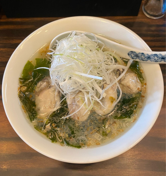 「[期間限定] 牡蠣の漁師風ラーメン ¥1600」@稲荷屋の写真