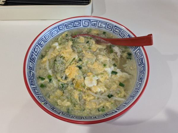 「名物トツゲキラーメン　900円」@中華料理 春雷の写真