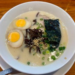まるきんラーメン＋煮玉子＋替玉