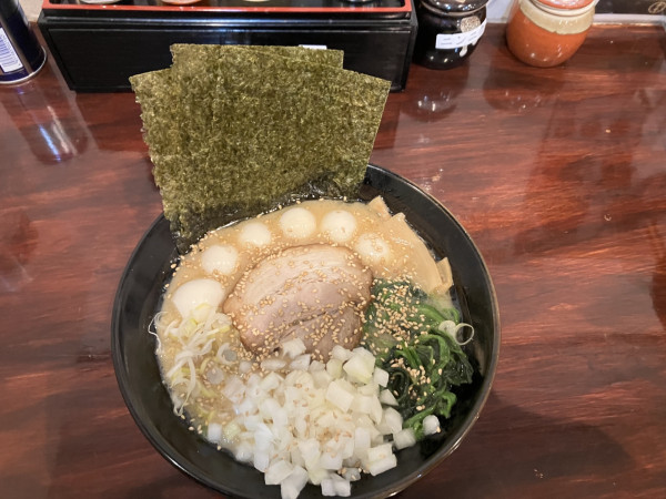「醤油豚骨ラーメン」@横浜家系ラーメン 帝壱家の写真