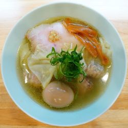MIXワンタン塩（平打ち麺）＋半熟煮玉子