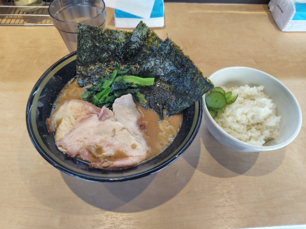 「濃厚ラーメン」@らーめん新山の写真