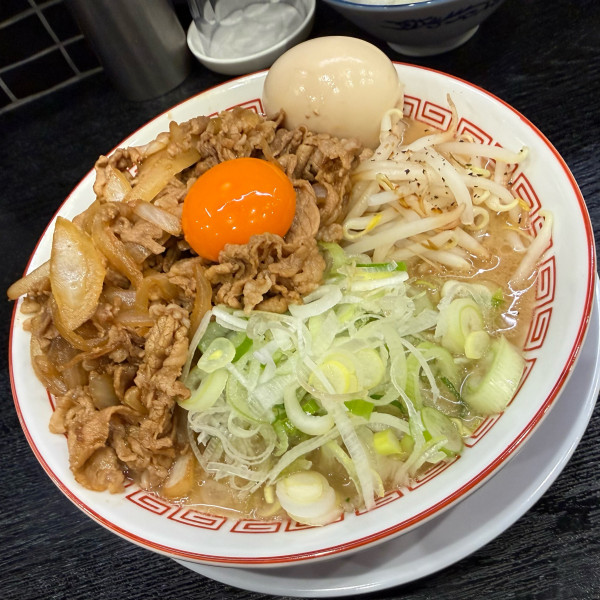 「肉玉中華そば・焼肉マシマシ・ネギバカ盛り・味玉」@豚大学 ラーメン学部の写真