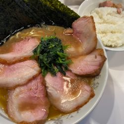 チャーシュー麺　大盛り　海苔　ライス