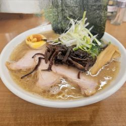 塩豚骨ラーメン