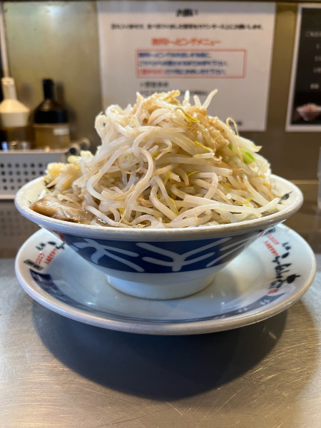 「煮干しラーメン(1,050円)」@らーめん大 蒲田店の写真