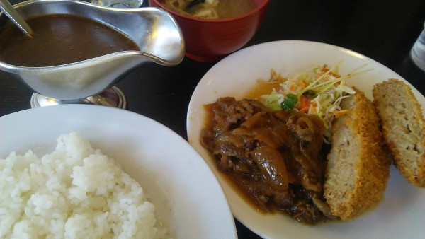 「カレーセット スタミナ焼&メンチカツ 1100円」@カレーショップ ラホールの写真