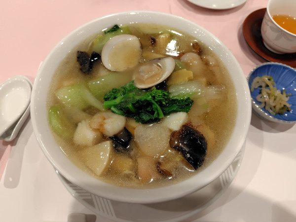 「海の幸スープそば1760円（期間限定）（＋サービス料10%）」@大観苑の写真