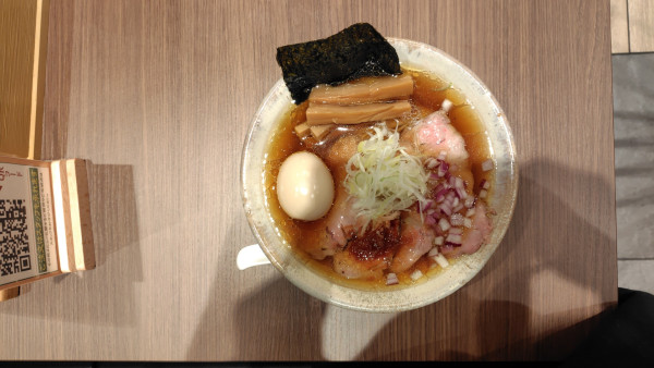 「醤油らあめん（上）」@Homemade Ramen 麦苗 COREDO室町店の写真