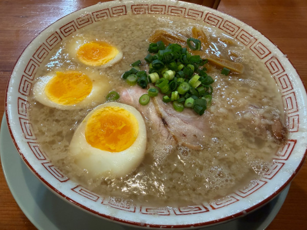 「博多こってり、味玉、替え玉、もつ飯」@濃厚豚骨らーめん 博多一路の写真