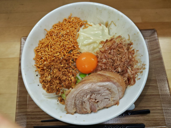 「まぜそば並(ﾁｰｽﾞ+ﾍﾞﾋﾞｰｽﾀｰ)」@ハイマウントの写真