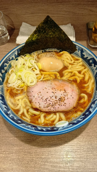 「ラーメン(普通)+くん玉」@兎に角 松戸店の写真