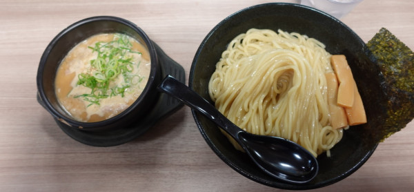 「つけとん（1,000円）+特盛（100円）」@越後つけ麺維新 大井町店の写真