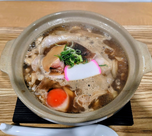 「鍋焼き味噌らーめん 1200円」@らーめん亭 ひなり竜王の写真