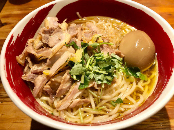 「山形の鶏中華950円　味玉150円　麺大盛り無料」@麺場 浜虎 横浜店の写真