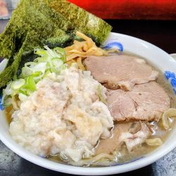 しょうゆ中華そば(中)+海苔･身入り･ニンニク