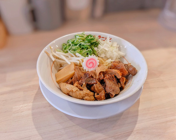 「牛すじ油そば【限定】」@THIS IS ラーメンの写真