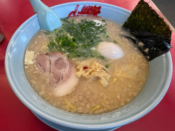 「プレミアム塩豚骨（中盛）」@山岡家 越谷レイクタウン店の写真