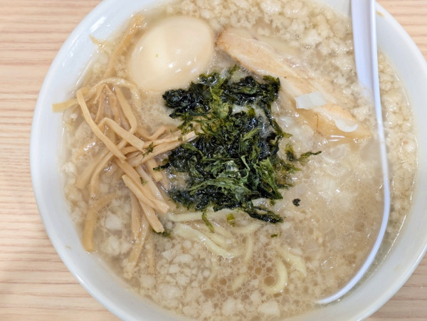 「背脂中華そば（脂多め）＋味玉」@中華そば おおなみ 亀戸店の写真