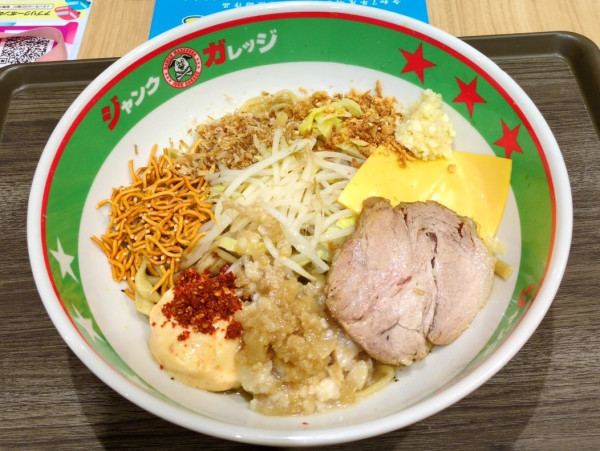 「まぜそば（玉子なし）」@ジャンクガレッジ イオンモール川口前川店の写真