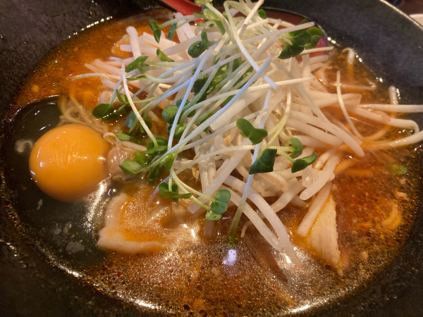 「旨辛豚そば＋ランチタイムサービスライス」@七八の写真