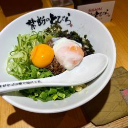 看板の台湾まぜそば