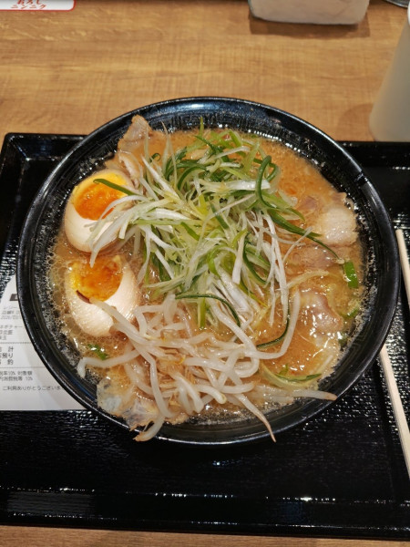 「ネギチャーシュー味噌󠄀ラーメン+味玉」@麺屋 つばき亭 古河店の写真