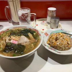 ラーメン半チャーハンセット