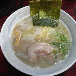 鶏とんこつラーメン８８０円