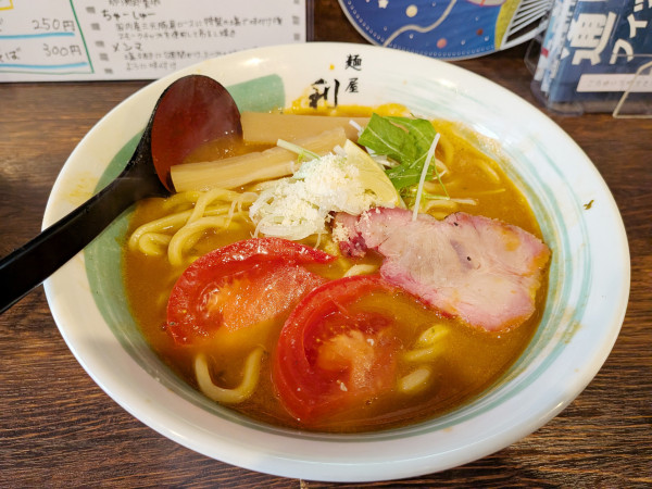 「完熟トマトらぁめん（1,300円）」@自家製麺 麺屋 利八の写真