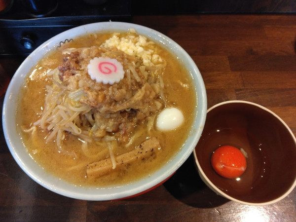 「ラーメン1200円麺少なめ(生卵付き)、くた野菜ニンニク脂」@自家製麺 No11 ASAKUSAの写真