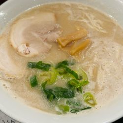 豚骨ラーメン 500円 深夜料金 50円