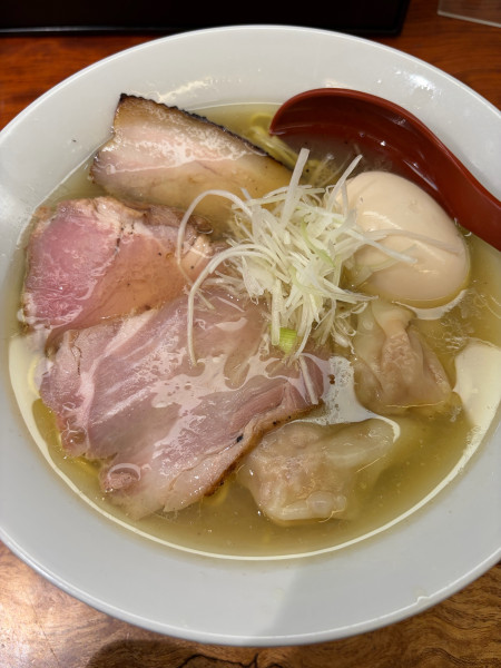 「特製塩そば」@三馬路 東京店の写真