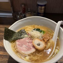 塩ラーメン1050円　大盛無料