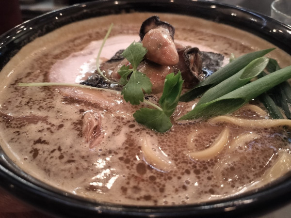 「牡蠣白味噌らぁ麺」@MENSHOの写真