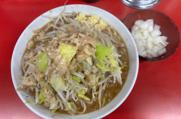 「小ラーメン+玉ねぎ+豚1枚追加」@ラーメン二郎 仙台店2の写真