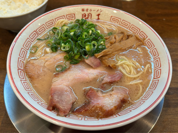 「豚骨ラーメン ¥950」@豚骨ラーメン 開王の写真