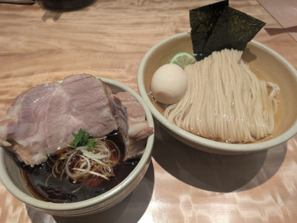 「特製つけ麺(1700円)+割スープ(50円)」@迂直の写真