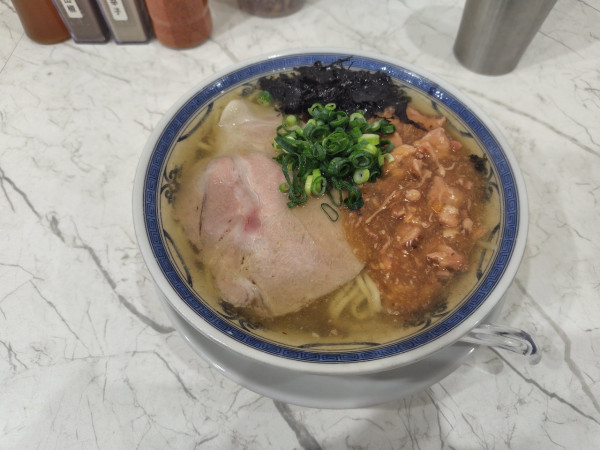 「鴨出汁鴨餡掛けラーメン(￥８００)」@無冠 阿佐ヶ谷の写真