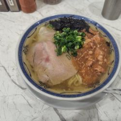 鴨出汁鴨餡掛けラーメン(￥８００)