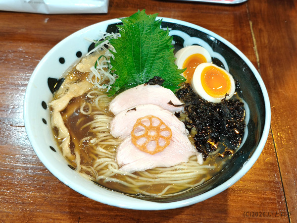 「貝だし醤油ラーメン（大盛＋味玉）」@麺や コリキの写真
